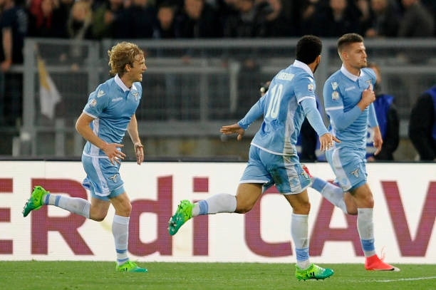 及比赛中的 及比赛中的